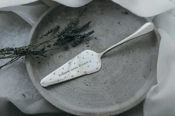 Tortová lopatka - Krájajme spolu životom