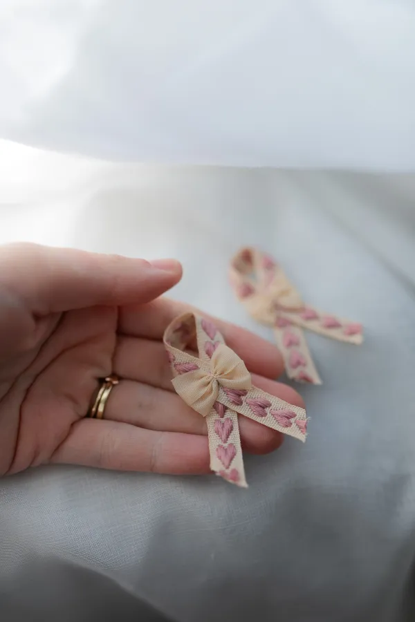 Svadobné pierka- Ružové srdce