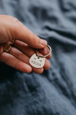 Štítok pre psa/mačku s ručne vyrazeným textom podľa vášho želania (kópia)