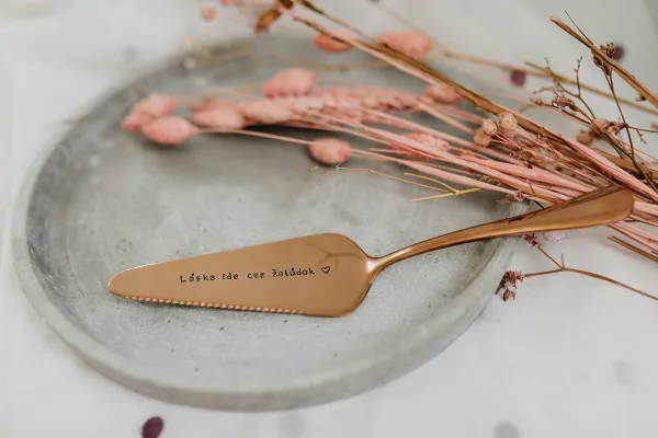 Tortová lopatka - Láska ide cez žalúdok