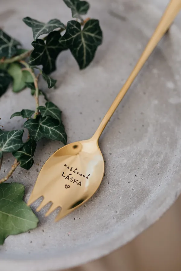 Lydlička- Zakázaná láska