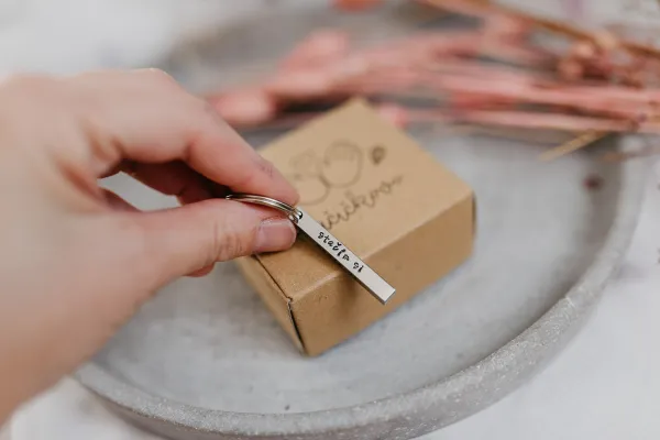 Kľúčenka hranol- verím si, ďakujem si, doprajem si, stačím si