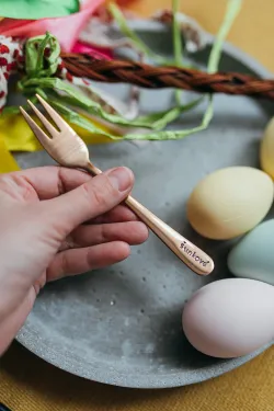 Veľkonočná sada príborov s ručne vyrazeným textom