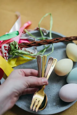 Veľkonočná sada príborov s ručne vyrazeným textom