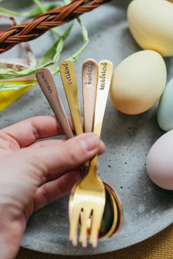 Veľkonočná sada príborov s ručne vyrazeným textom