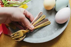 Veľkonočná sada príborov s ručne vyrazeným textom