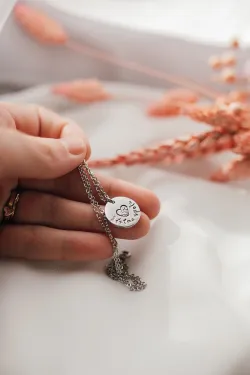 Retiazka na krk-držíme spolu