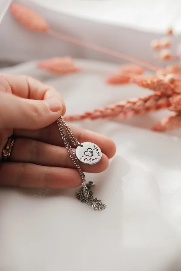 Retiazka na krk-držíme spolu