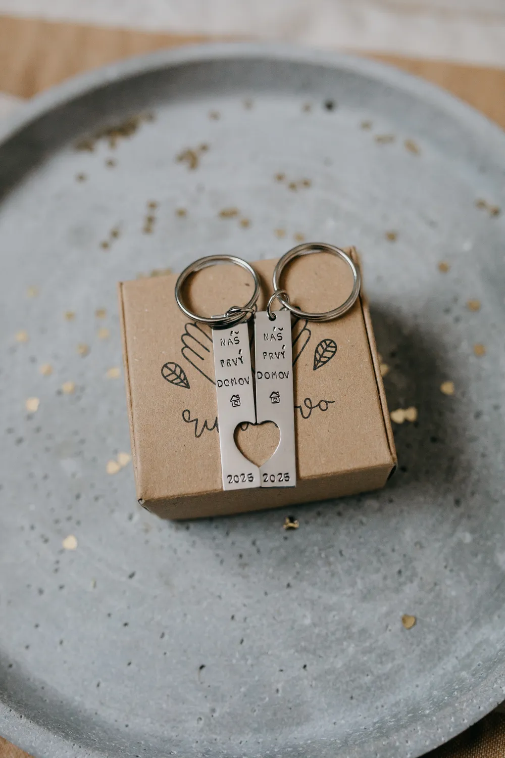 Sada dvoch kľúčeniek - Náš prvý domov 2025