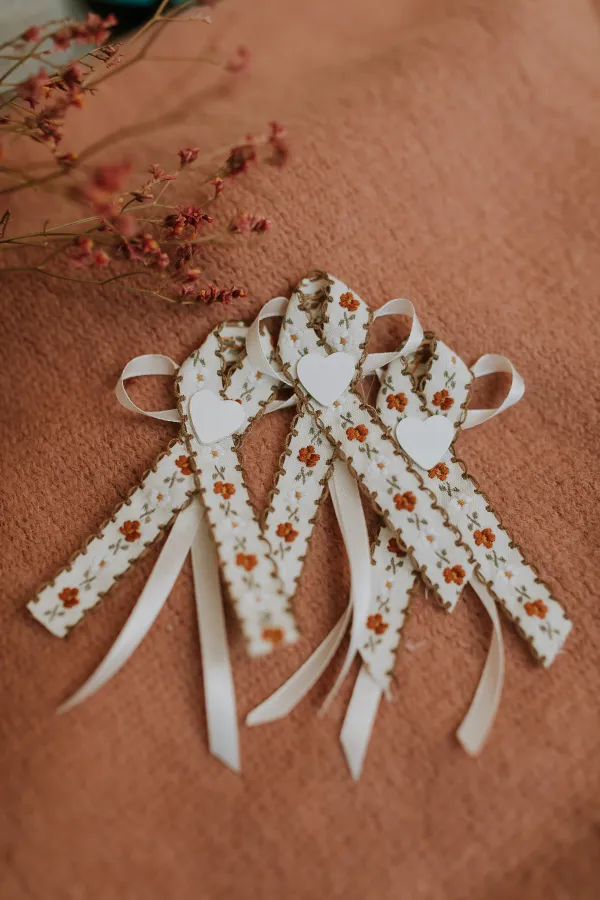 Svadobné pierka- Hnedé romantické pre svedkov,rodičov či ženícha