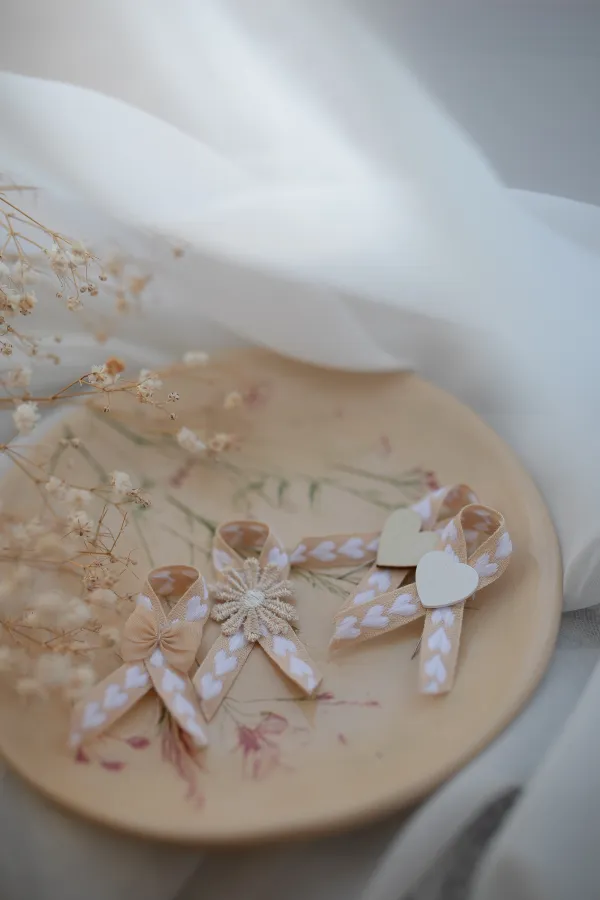 Svadobné pierka- Béžové srdce